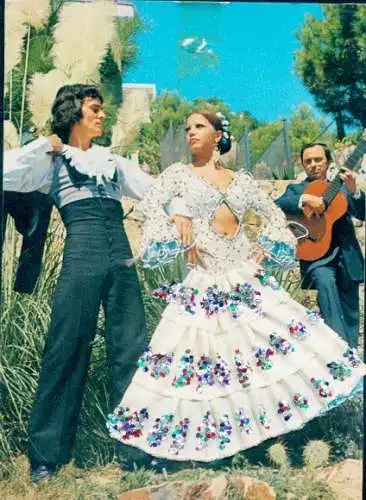 Stoff Glitzer Ak Spanische Tracht, Tanzpaar, Frau in weißem Kleid, Gitarre