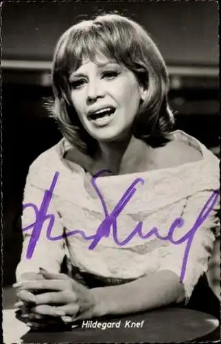 Ak Schauspielerin und Sängerin Hildegard Knef, Portrait, Autogramm