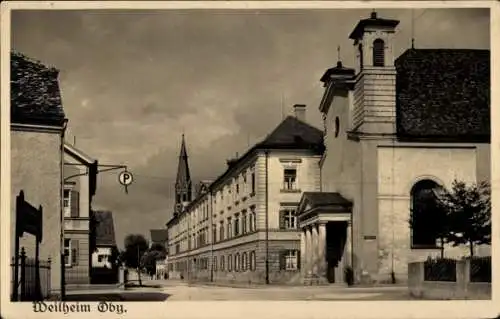 Ak Weilheim Oberbayern, Straßenpartie, Kirche