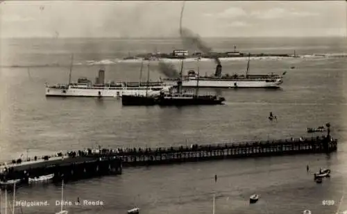 Ak Nordseeinsel Helgoland, Dampfer vor der Insel