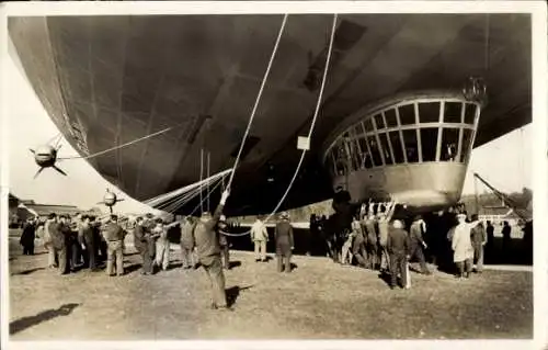 Ak Zeppelin Luftschiff LZ 129 Hindenburg, Landung