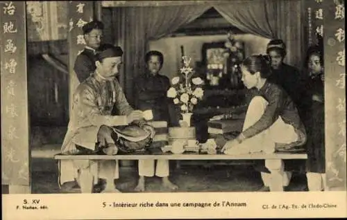 Ak Annam Vietnam, Interieur riche dans une campagne, reiche Vietnamesen beim Teetrinken