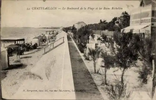 Ak Châtelaillon Plage Charente Maritime, Le Boulevard de la Plage et les Bains Richelieu