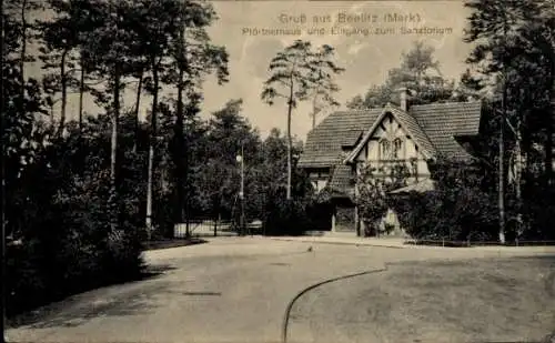 Ak Beelitz in der Mark, Pförtnerhaus und Eingang zum Sanatorium