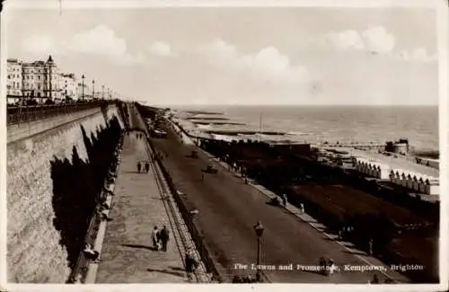 Ak Brighton East Sussex England, The Lawns and Promenade, Kemptown