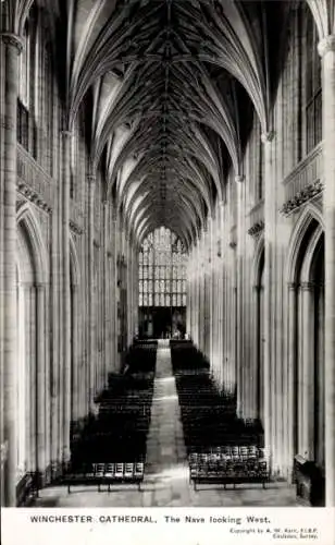 Ak Winchester Südostengland, Kathedrale, Das Kirchenschiff