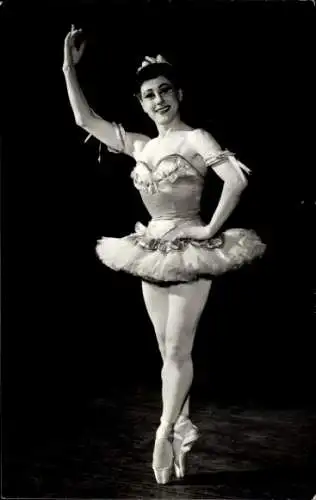 Ak Balletttänzerin Angela Bayley, Ballet der Lage Landen, Coppelia