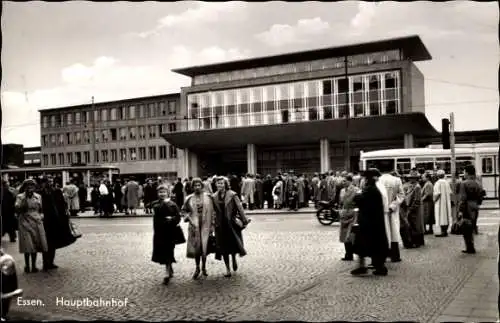 Ak Essen im Ruhrgebiet, Hauptbahnhof, Straßenseite