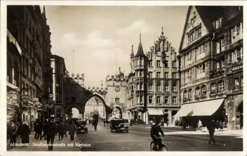 Ak München, Neuhauserstraße mit Karlstor