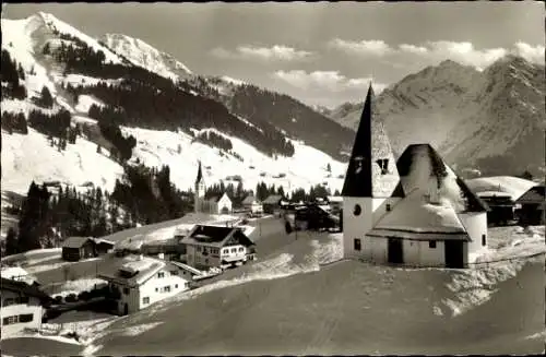 Ak Hirschegg Steiermark, Gesamtansicht, Kirche, Schnee