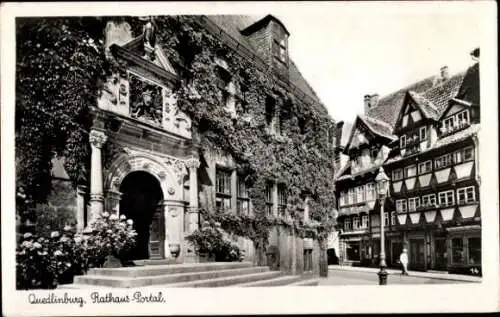 Ak Quedlinburg im Harz, Rathaus Portal