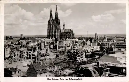 Ak Köln am Rhein, Blick auf die zerstörte Innenstadt mit Dom, 2. WK