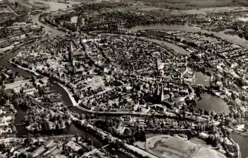 Ak Hansestadt Lübeck, Gesamtansicht, Luftaufnahme