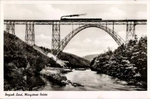 Ak Solingen im Bergischen Land, Müngstener Brücke, Zug mit Dampflok