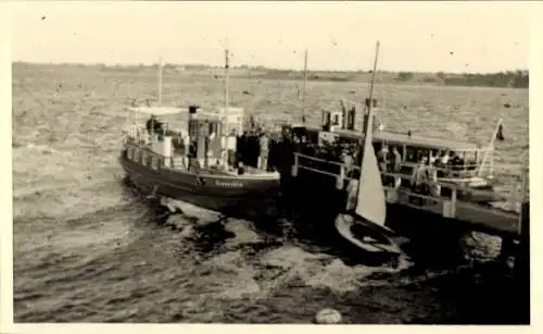 Foto Ak Lindaunis Boren an der Schlei, Bootsanleger, Dampfschiff, Boote