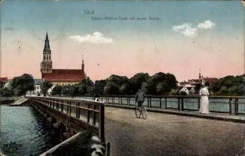 Ak Sowjetsk Tilsit Ostpreußen, Schloßmühlenteich mit neuer Brücke