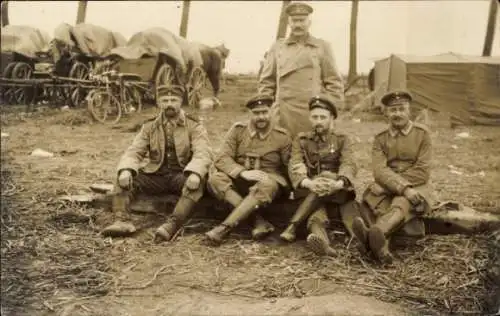 Foto Ak Deutsche Soldaten in Uniformen