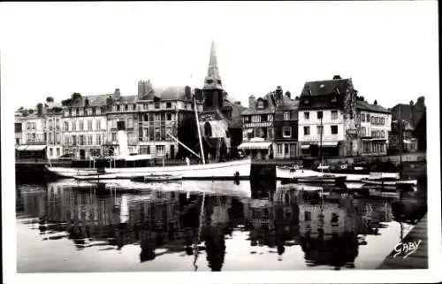Ak Honfleur Calvados, le vieux Bassin, quai Saint-Etienne