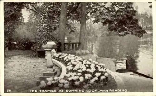 Ak Reading Berkshire England, Themse bei Sonning Lock