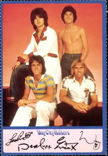 Ak Schauspieler und Sänger Bay City Rollers, Gruppenbild, Autogramm