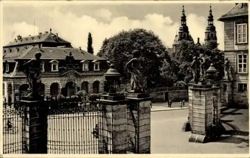 Ak Fulda in Hessen, Blick vom Schlosshof, Hauptwache, Dom