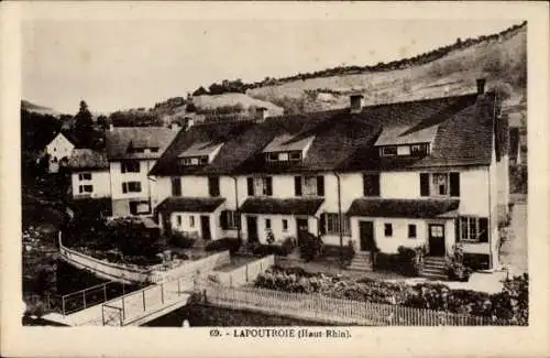 Ak Lapoutroie Schnierlach Alsace Haut Rhin, Reihenhäuser