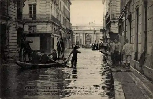 Postkarte Paris VII, Rue de Bourgogne, Die große Seine-Flut Januar 1910