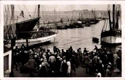 Ak Douarnenez Finistère, Hafen, Mole