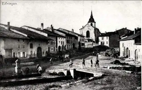 Ak Elfringen Moselle, Straßenansicht, Kirche, Soldaten