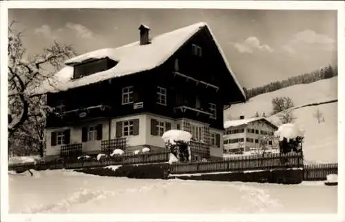 Ak Bad Hindelang im Oberallgäu, Landhaus Daheim im Winter