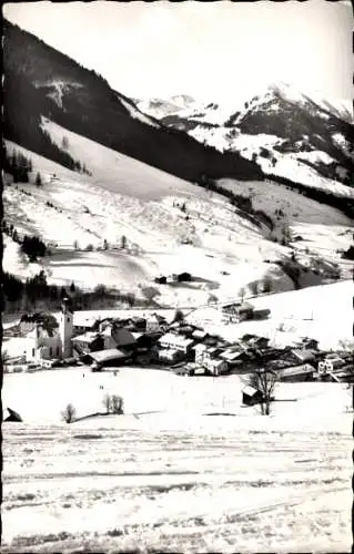 Ak Saalbach in Salzburg, Gesamtansicht, Winteransicht