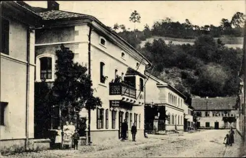 Ak Wörth an der Donau Oberpfalz Bayern, Straßenpartie, Häuser, Passanten