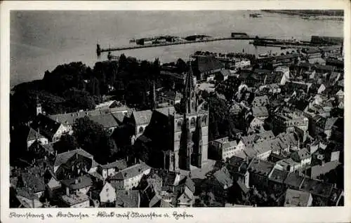 Ak Konstanz am Bodensee, Blick über Münster auf den Hafen