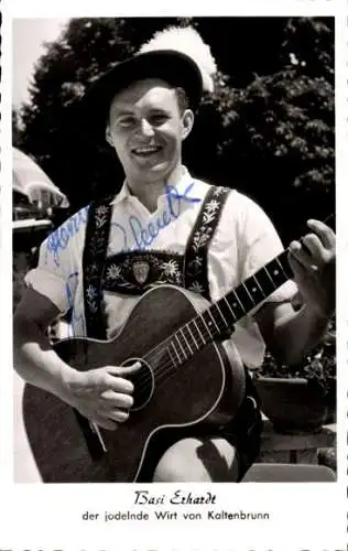 Ak Kaltenbrunn Garmisch Partenkirchen in Oberbayern, Basi Erhardt, der jodelnde Wirt, Autogramm