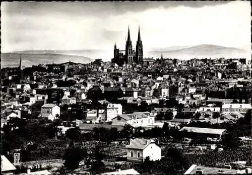 Ak Clermont Ferrand Puy de Dôme, vue generale prise des quatre routes