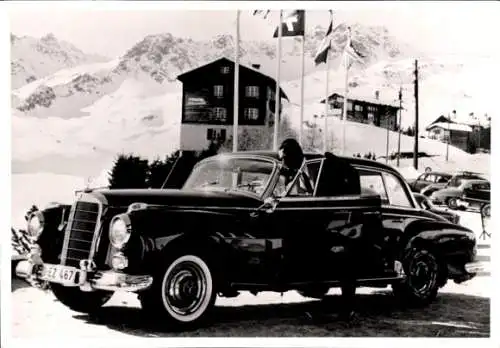 Foto Ak Auto, Autokennzeichen DEZ 467, Gasthof, Schweizerische Fahnen