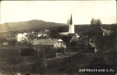 Foto Ak Eberschwang Oberösterreich, Teilansicht, Kirche