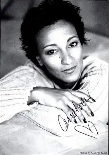 Ak Schauspielerin Andrea Singh, Portrait, Autogramm