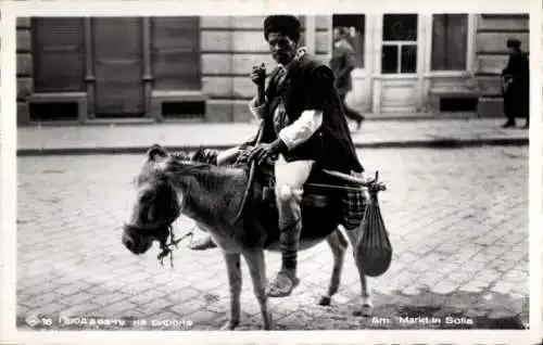 Ak Sofia Bulgarien, Markt, Mann auf Esel reitend