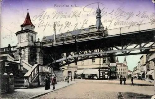 Ak Roudnice nad Labem Raudnitz an der Elbe Region Aussig, Straßenpartie