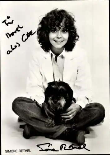 Ak Schauspielerin Simone Rethel, Portrait mit Rauhaardackel, Autogramm