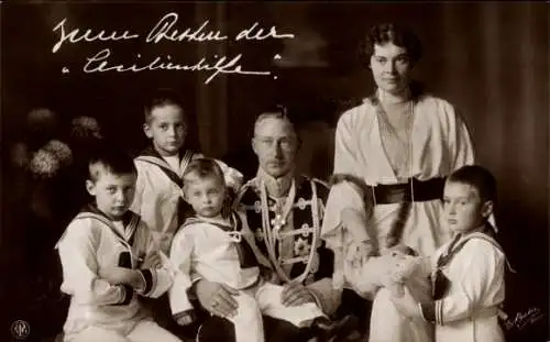 Ak Cecilienhilfe, Kronprinzessin Cecilie von Preußen, Kronprinz Wilhelm, Söhne, Teddybär