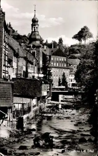 Ak Monschau Montjoie in der Eifel, Teilansicht, Brücke über die Rur