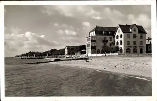 Ak Wyk auf Föhr, Strandhotel mit Küste