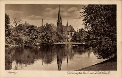 Ak Leipzig in Sachsen, Johannaparkteich, Lutherkirche