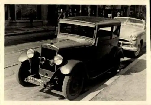 Foto Automobil auf einer Straße, Horch ?