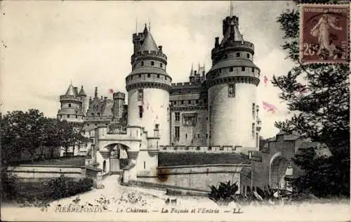 Ak Pierrefonds Oise, Schloss, Fassade, Eingangstor