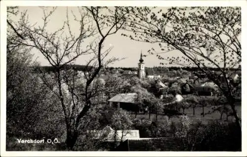 Ak Vorchdorf in Oberösterreich, Gesamtansicht, Kirchturm