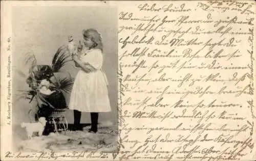 Ak Mädchen mit Puppen, Puppenwagen, Spielzeuge