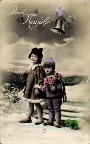 Ak Glückwunsch Neujahr, Kinder, Glocken, Blumen